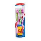 Зубна щітка середньої жорсткості  Aquafresh Between Clean, 3 штуки